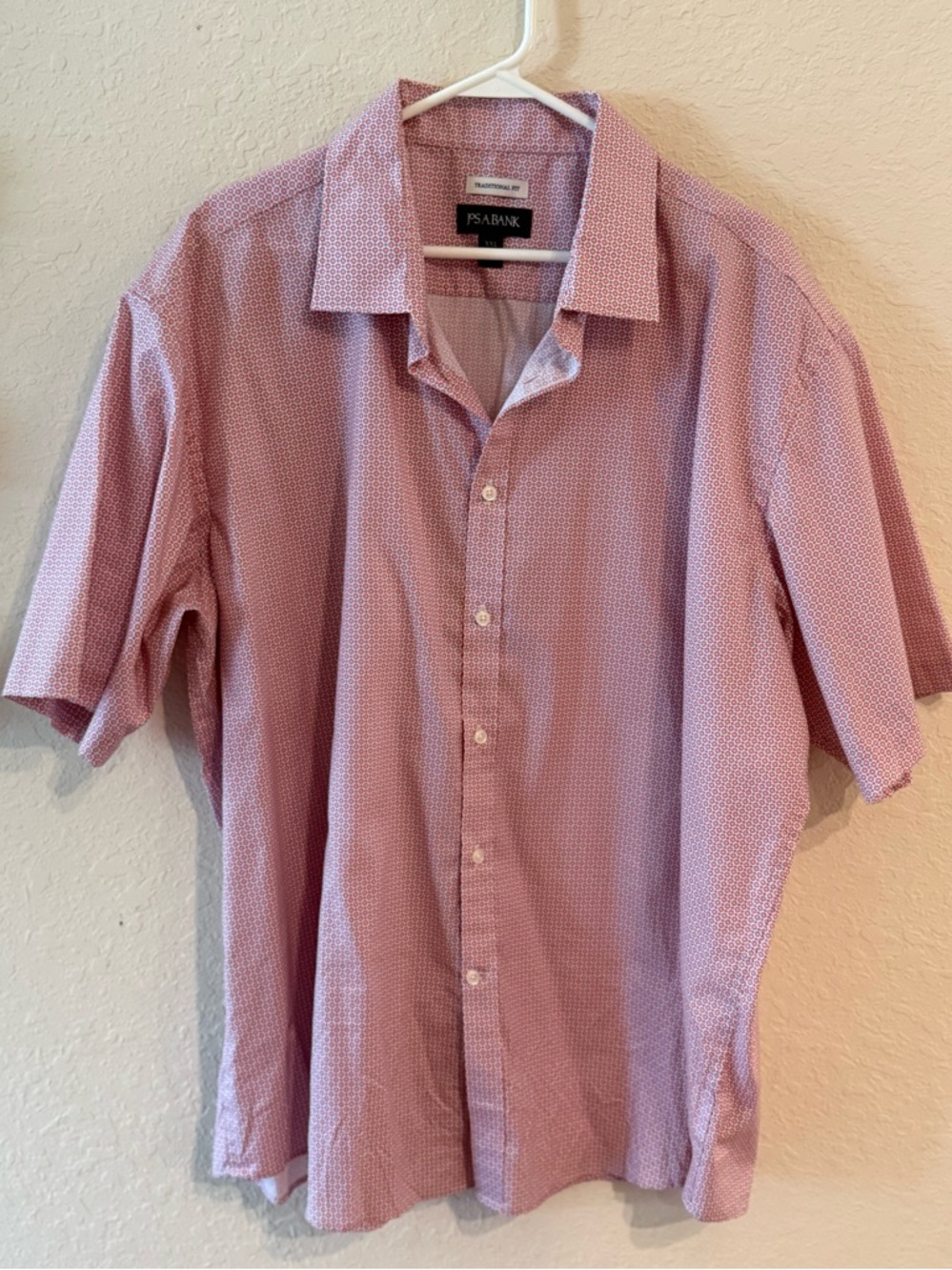Jos. A. Bank Men’s Pink Micro-Pattern Short-Sleeve Button-Down Shirt